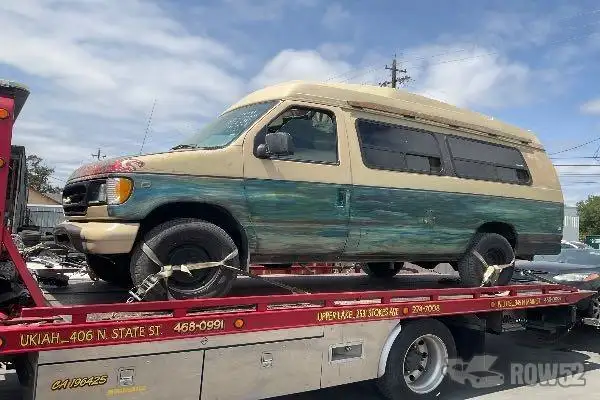 Photo of 1999 Ford Econoline