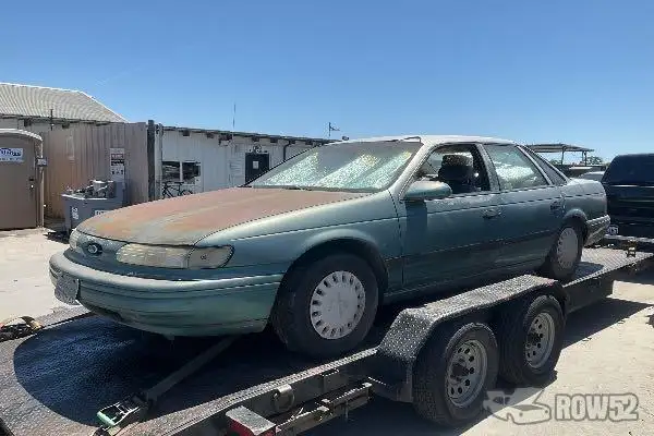 Photo of 1993 Ford Taurus