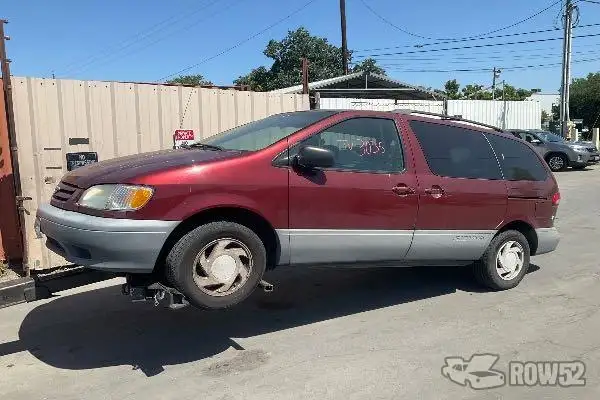Photo of 2002 Toyota Sienna