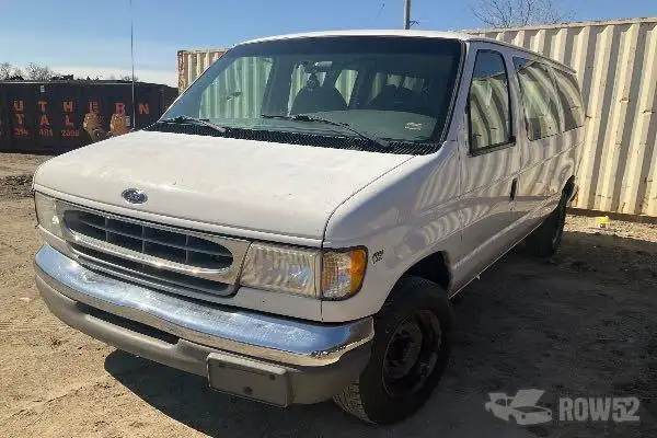 Photo of 1999 Ford Econoline Wagon