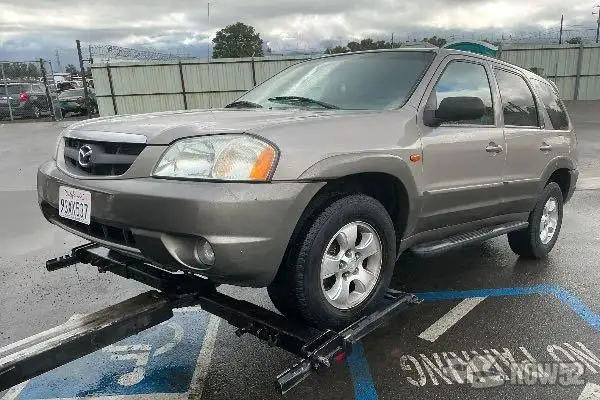 Photo of 2002 Mazda Tribute