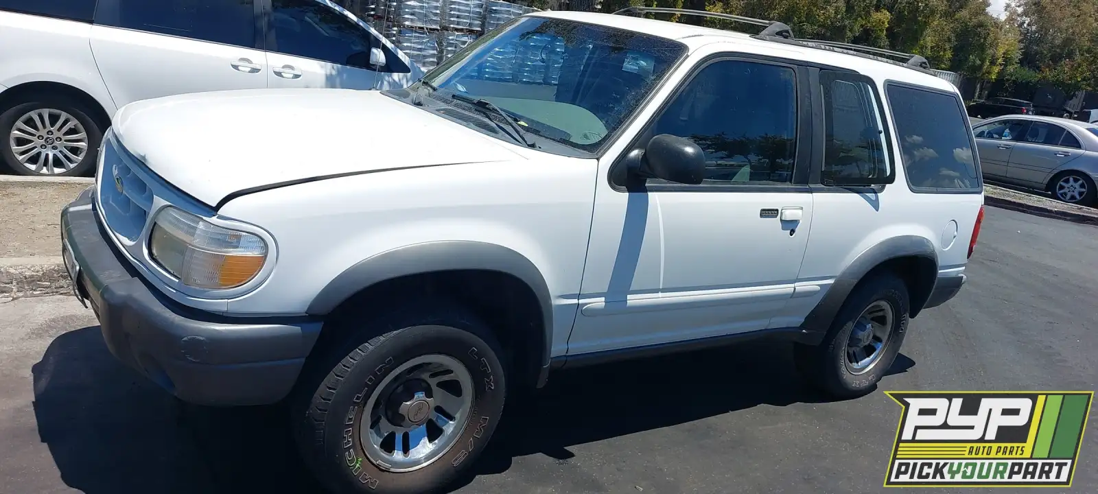 Photo of 1999 Ford Explorer