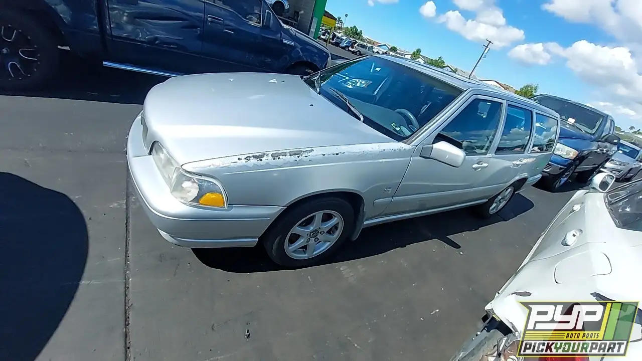 Photo of 2000 Volvo V70