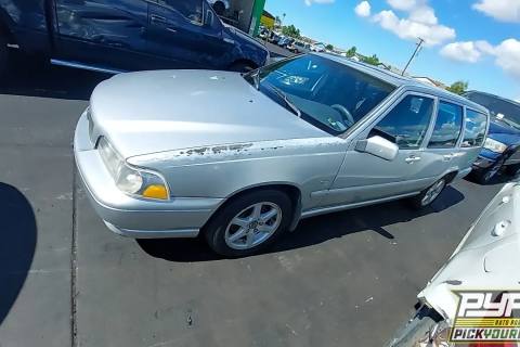Photo of 2000 Volvo V70