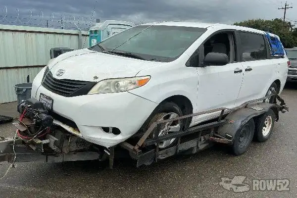 Photo of 2011 Toyota Sienna