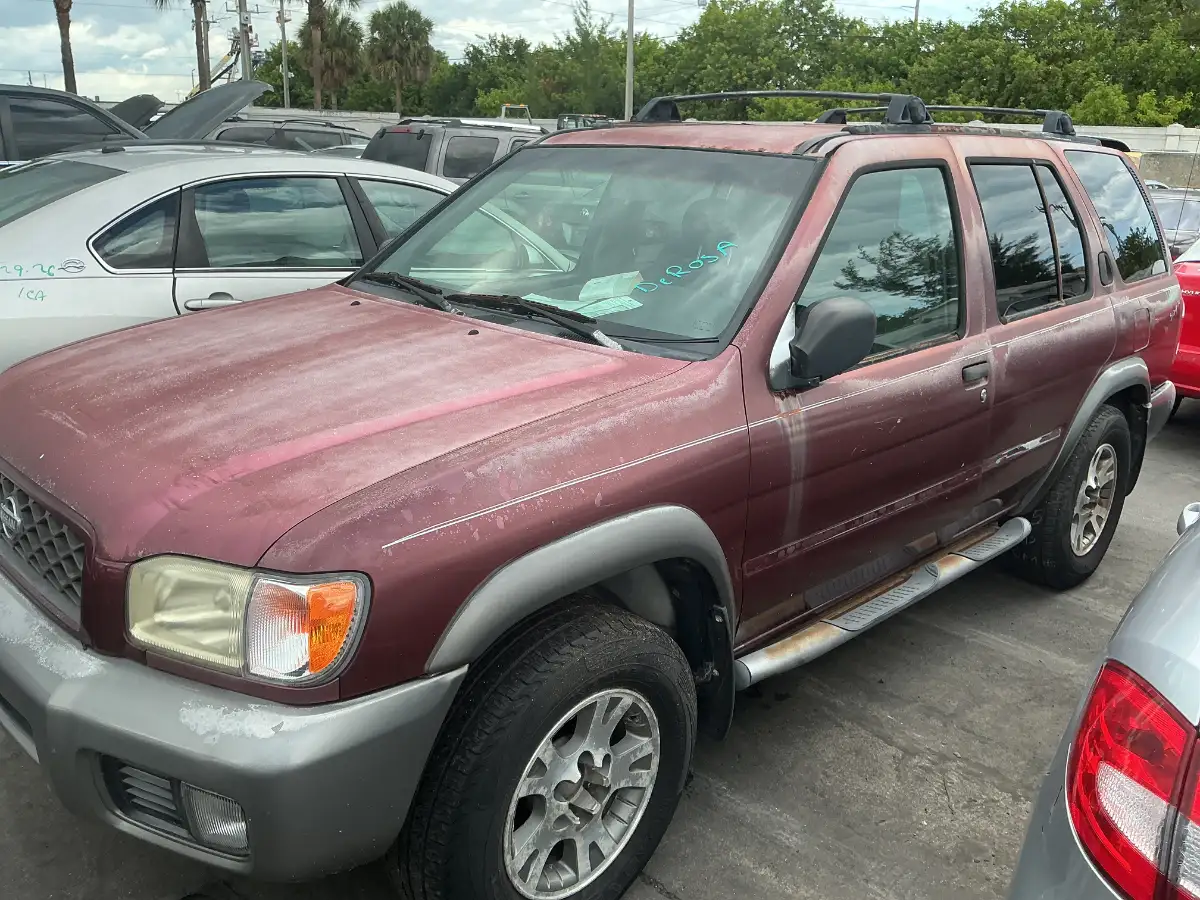 Photo of 2001 Nissan Pathfinder