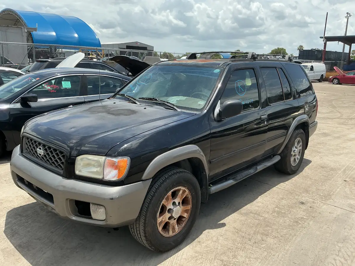 Photo of 2000 Nissan Pathfinder