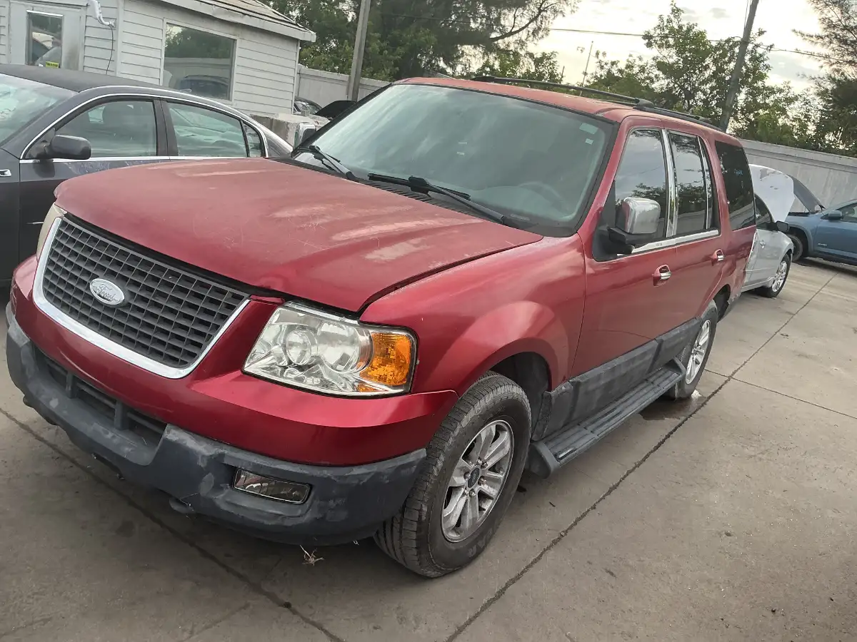 Photo of 2004 Ford Expedition
