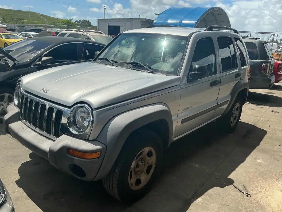 Photo of 2004 Jeep Liberty