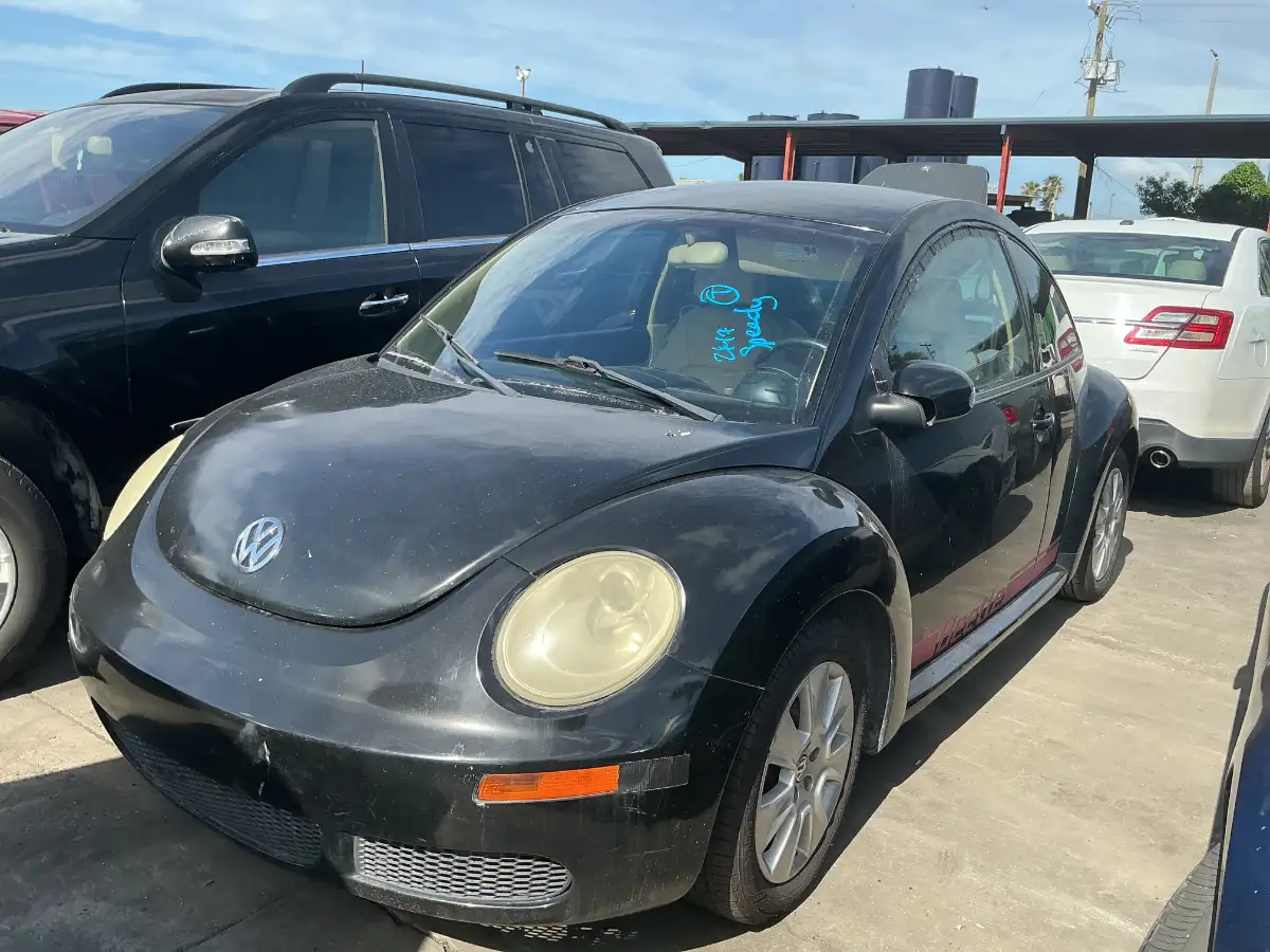 Photo of 2010 Volkswagen New Beetle