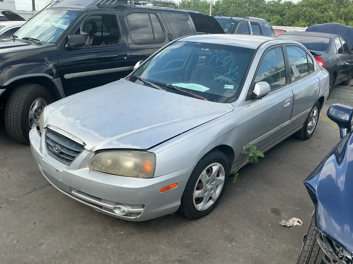 Photo of 2004 Hyundai Elantra