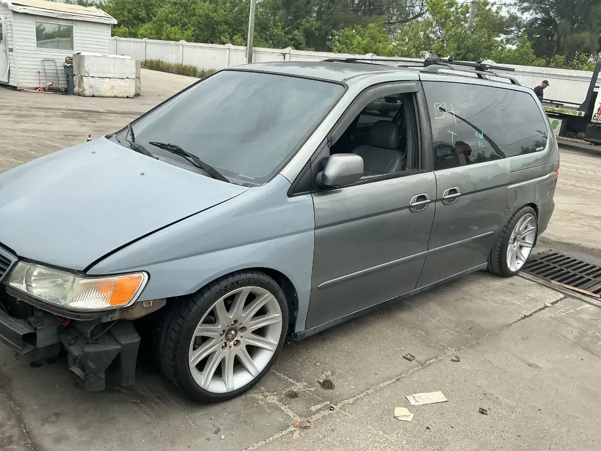 Photo of 2000 Honda Odyssey
