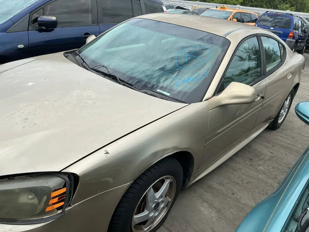 Photo of 2004 Pontiac Grand Prix
