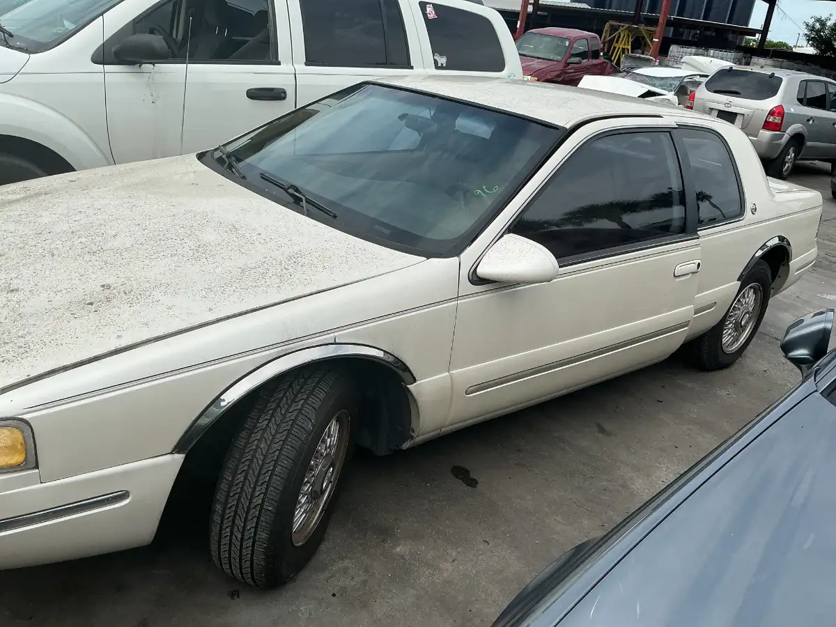 Photo of 1996 Mercury Cougar