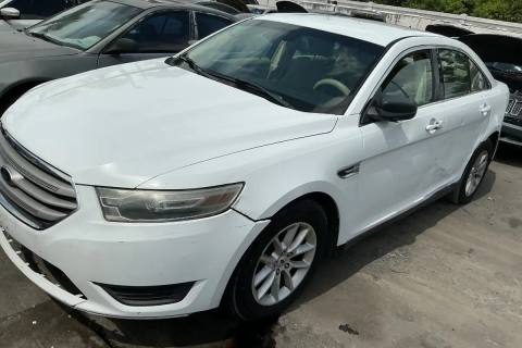 Photo of 2014 Ford Taurus