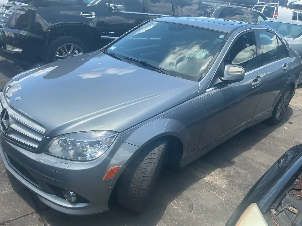 Photo of 2009 Mercedes-Benz C-Class