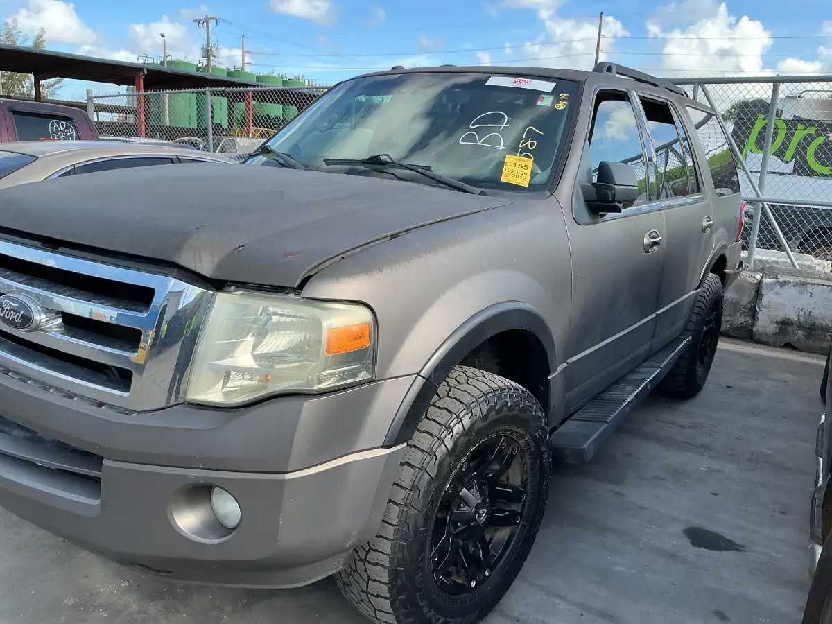 Photo of 2012 Ford Expedition