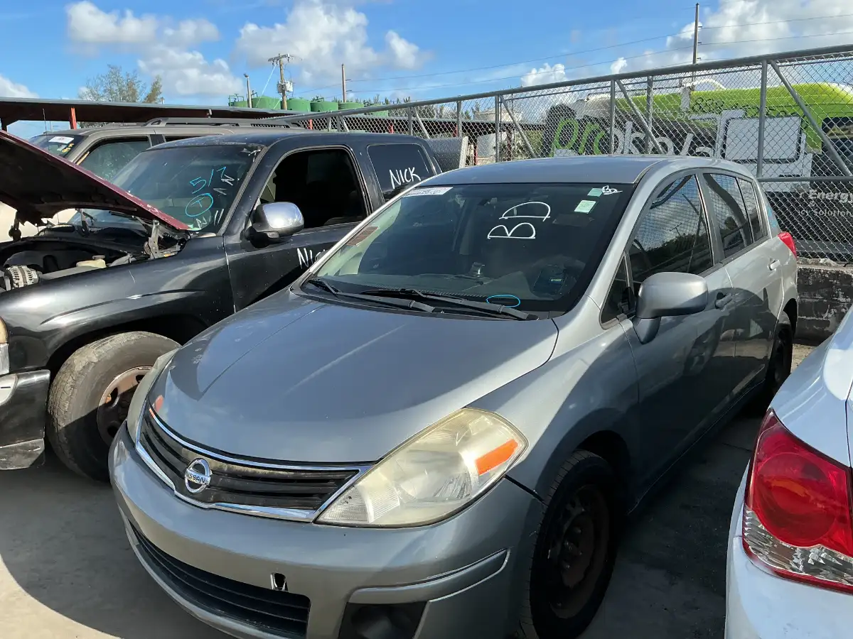 Photo of 2011 Nissan Versa