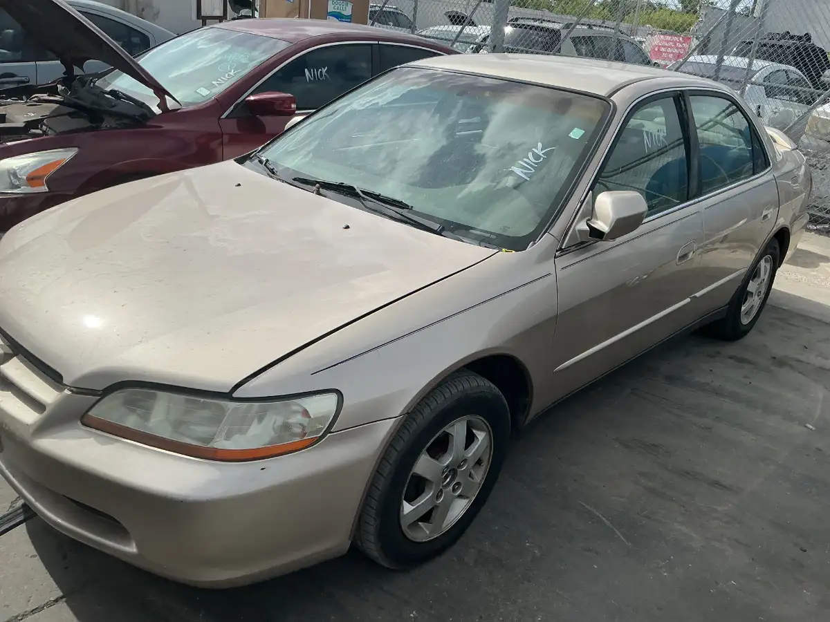 Photo of 2000 Honda Accord