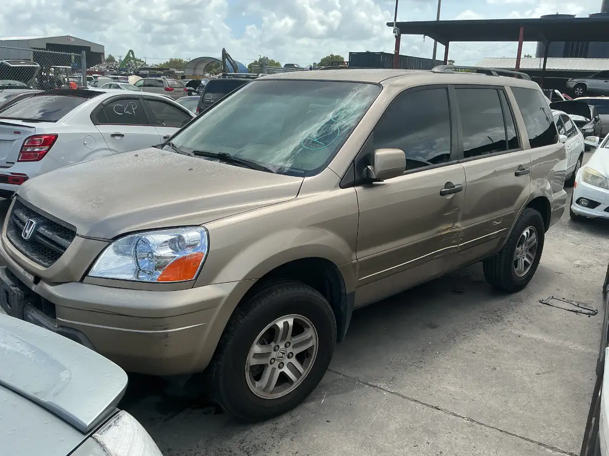 Photo of 2004 Honda Pilot