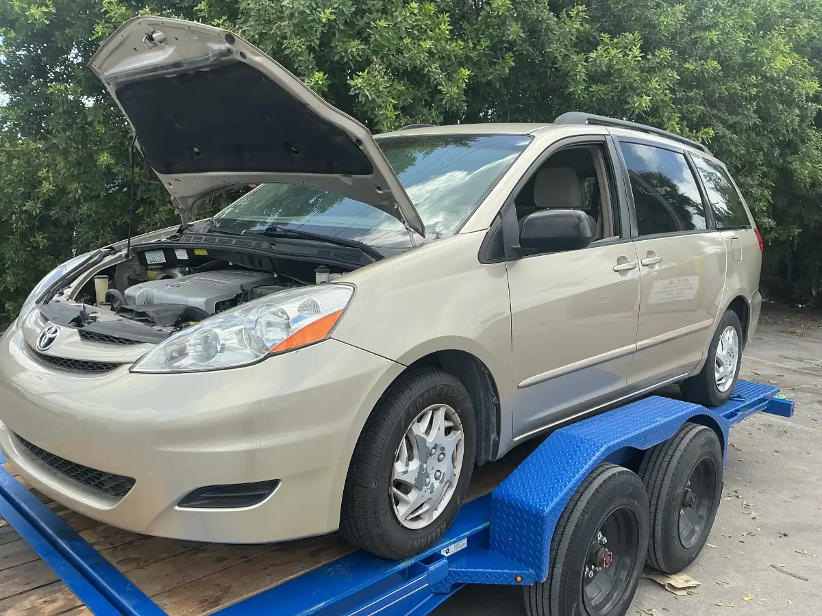 Photo of 2010 Toyota Sienna