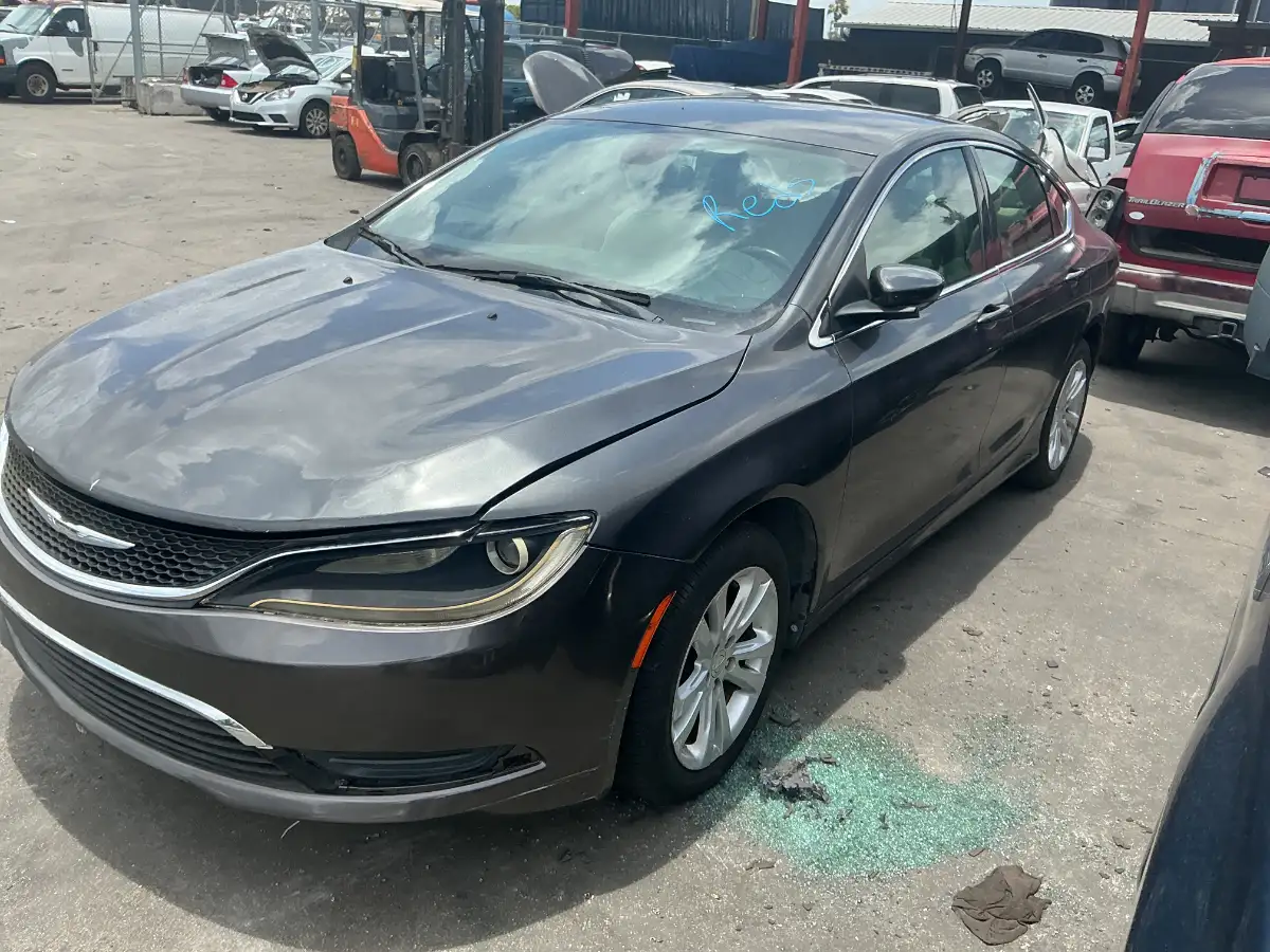 Photo of 2015 Chrysler 200
