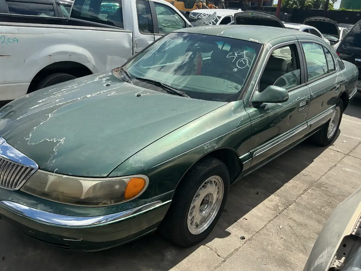 Photo of 1998 Lincoln Continental