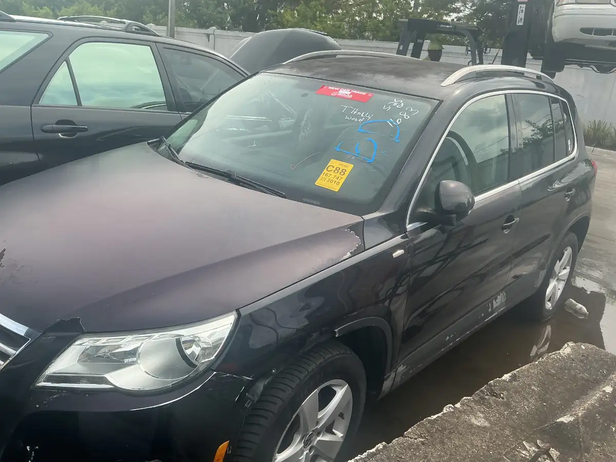 Photo of 2010 Volkswagen Tiguan