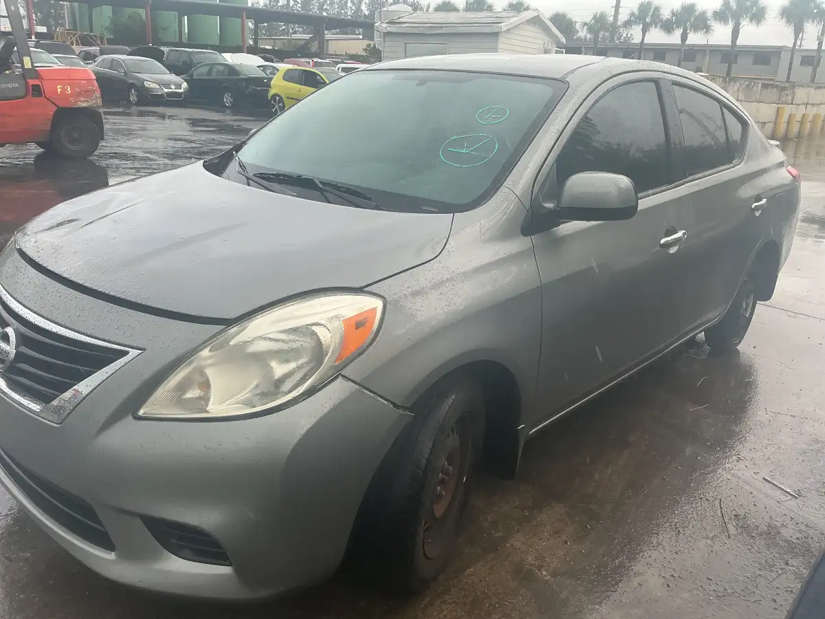 Photo of 2014 Nissan Versa