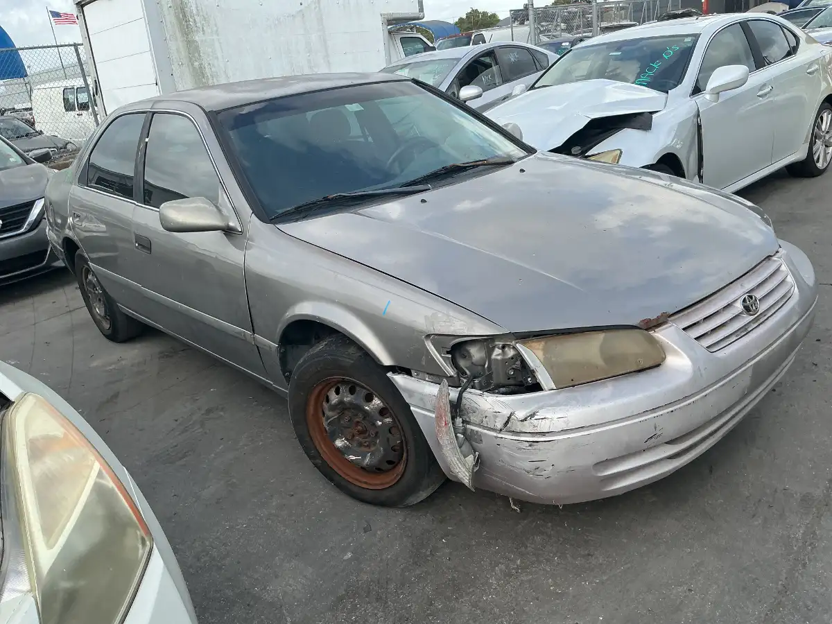 Photo of 2001 Toyota Camry