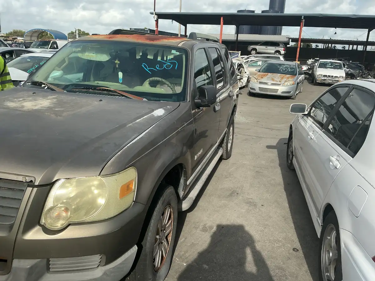 Photo of 2006 Ford Explorer