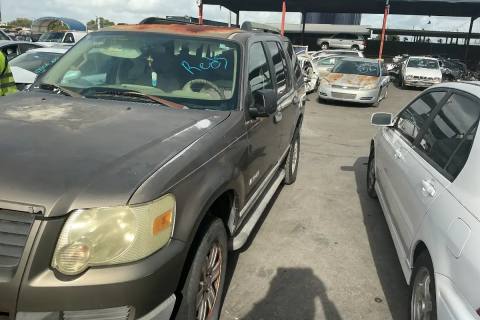 Photo of 2006 Ford Explorer