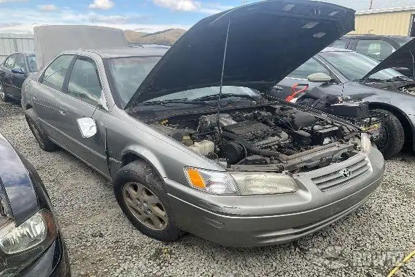 Photo of 1999 Toyota Camry