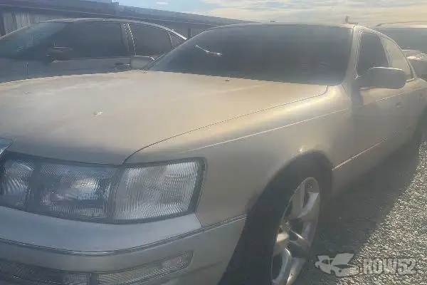 Photo of 1992 Lexus LS 400
