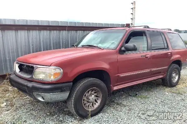 Photo of 1999 Ford Explorer