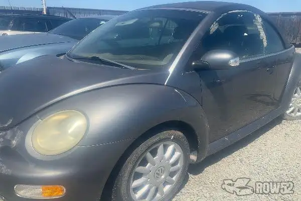 Photo of 2005 Volkswagen New Beetle
