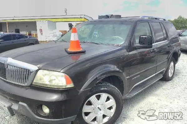 Photo of 2005 Lincoln Aviator