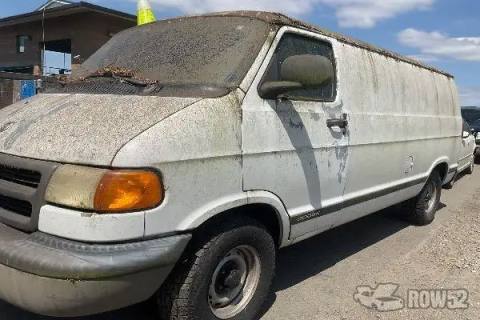 Photo of 2000 Dodge Ram Van