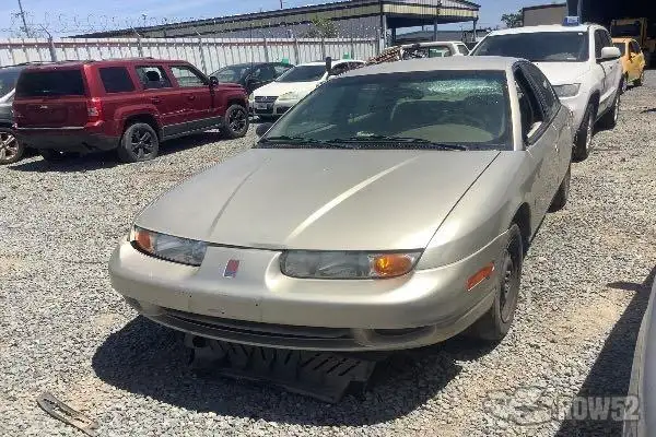 Photo of 2002 Saturn SL