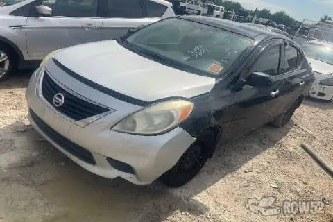 Photo of 2014 Nissan Versa