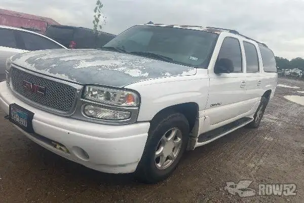 Photo of 2003 GMC Yukon Denali