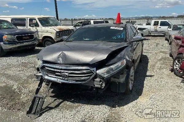 Photo of 2013 Ford Taurus