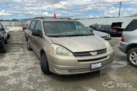 Photo of 2004 Toyota Sienna