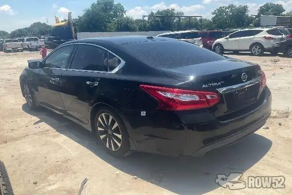 Photo of 2016 Nissan Altima