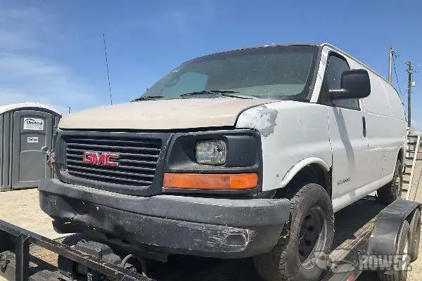 Photo of 2004 GMC Savana