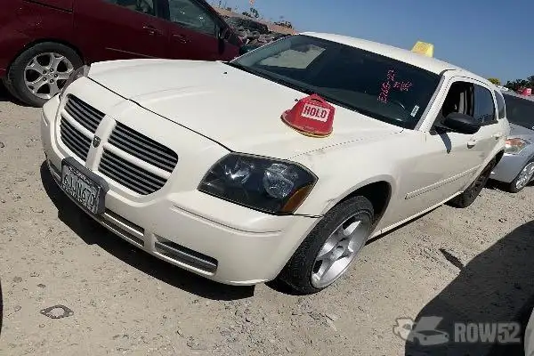 Photo of 2005 Dodge Magnum