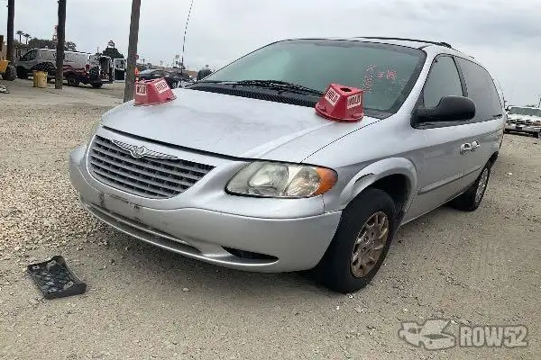 Photo of 2002 Chrysler Voyager