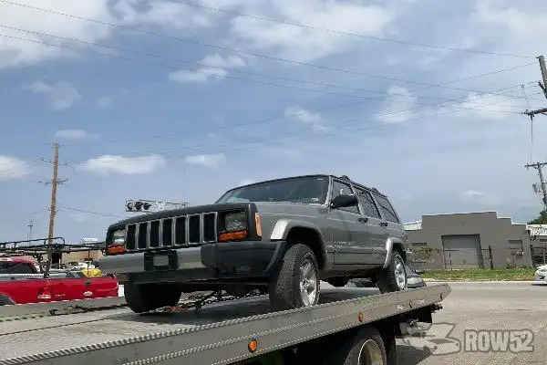 Photo of 2000 Jeep Cherokee