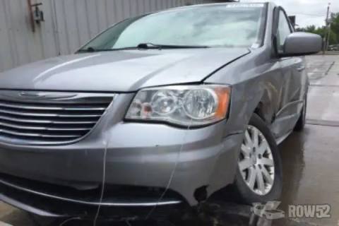 Photo of 2015 Chrysler Town & Country