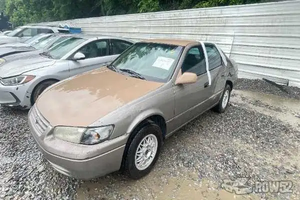 Photo of 1999 Toyota Camry